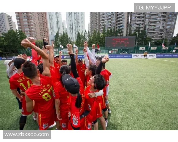 武汉飞盘队在世界攀岩锦标赛中的灵活性表现引发热议与关注 武汉飞盘队在世界攀岩锦标赛中的灵活性表现引发热议与关注