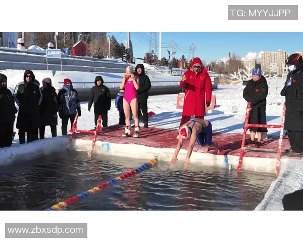 激情澎湃的游泳比赛精彩瞬间，突破极限速度的较量与激烈角逐